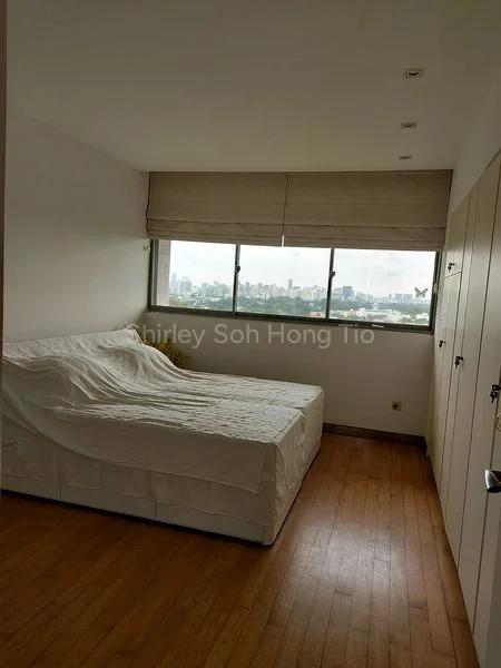 4 Bed Apartment (Condo) for Sale in  Lakeview - Image 5